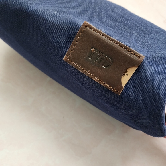 CLARK & TAFT toiletries bag travel bag in Navy monogrammed - Picture 6 of 11